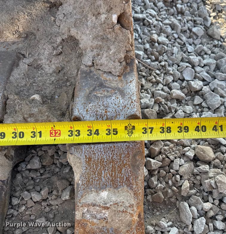 image for item EV1800 1998 JCB JS260L excavator