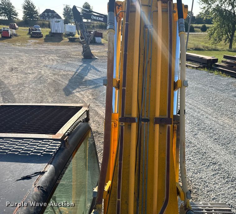 image for item EV1800 1998 JCB JS260L excavator