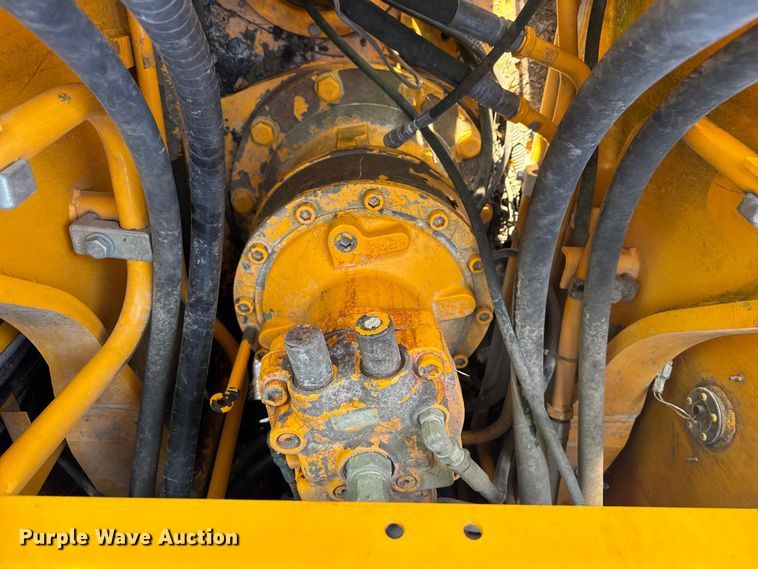 image for item EV1800 1998 JCB JS260L excavator