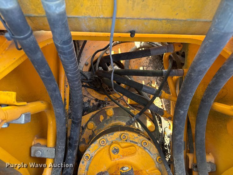 image for item EV1800 1998 JCB JS260L excavator