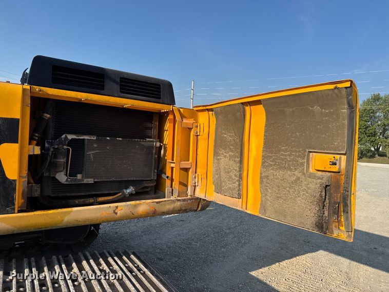 image for item EV1800 1998 JCB JS260L excavator