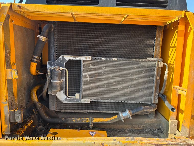 image for item EV1800 1998 JCB JS260L excavator