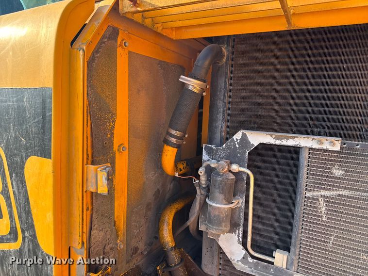 image for item EV1800 1998 JCB JS260L excavator