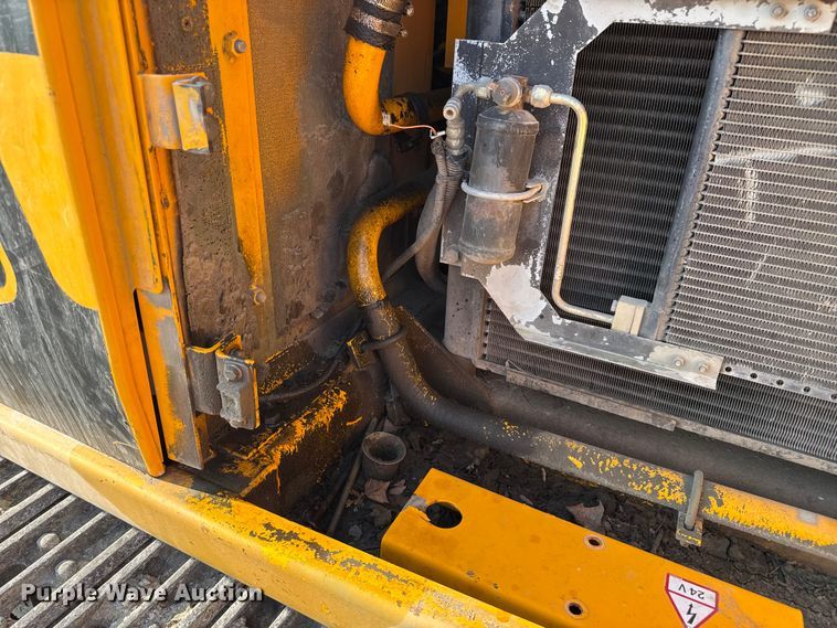 image for item EV1800 1998 JCB JS260L excavator