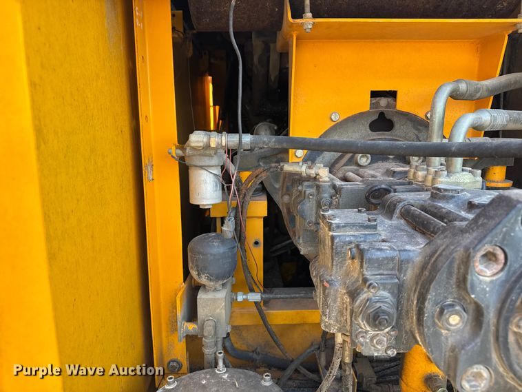 image for item EV1800 1998 JCB JS260L excavator