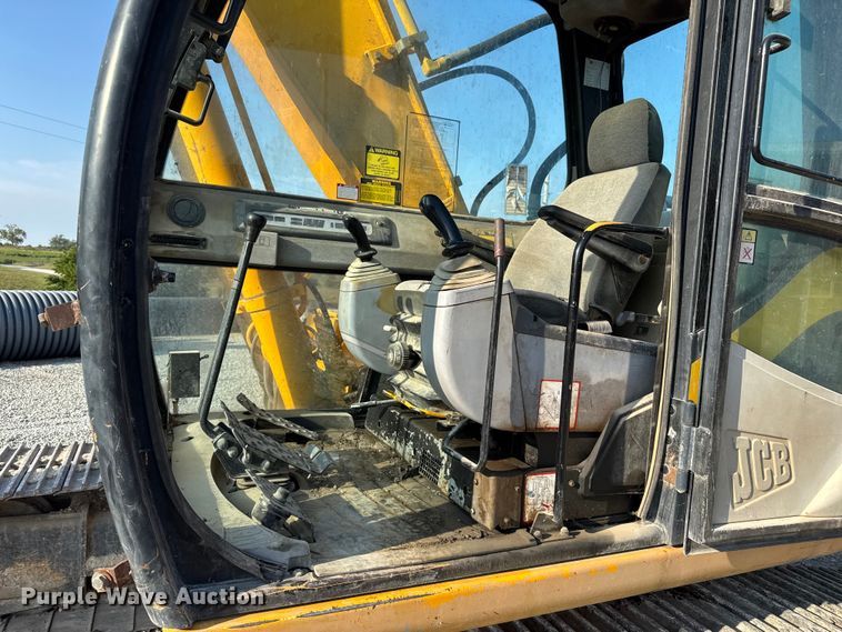 image for item EV1800 1998 JCB JS260L excavator