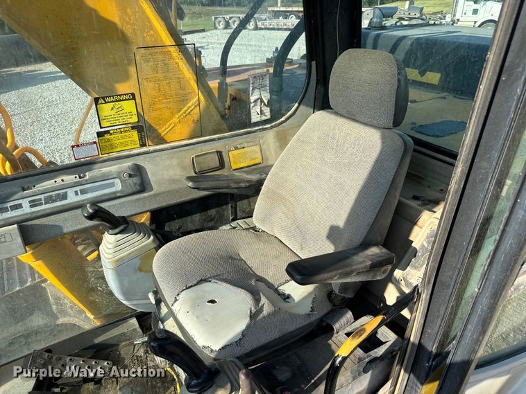 image for item EV1800 1998 JCB JS260L excavator