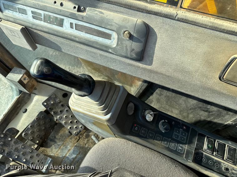 image for item EV1800 1998 JCB JS260L excavator