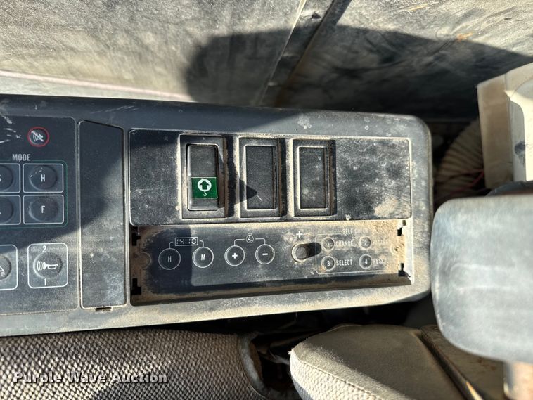 image for item EV1800 1998 JCB JS260L excavator