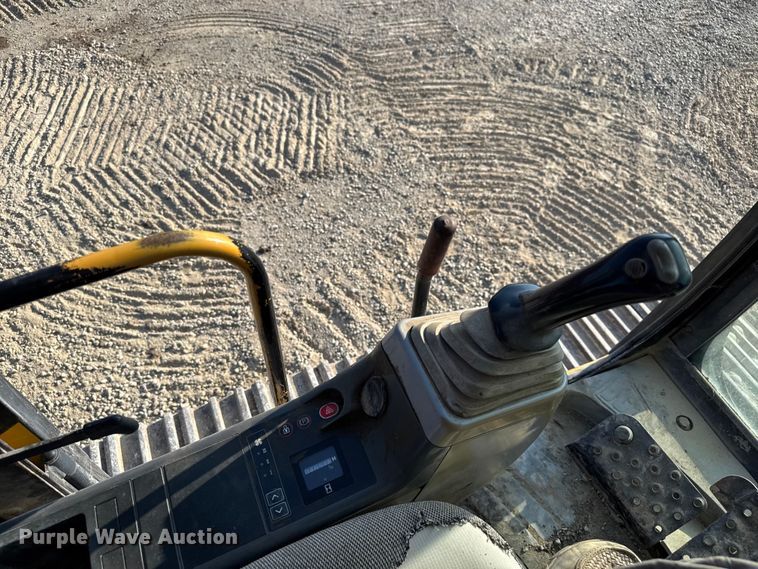 image for item EV1800 1998 JCB JS260L excavator