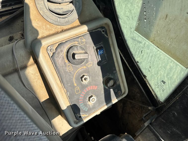 image for item EV1800 1998 JCB JS260L excavator