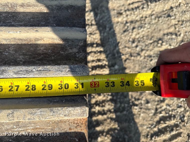 image for item EV1800 1998 JCB JS260L excavator