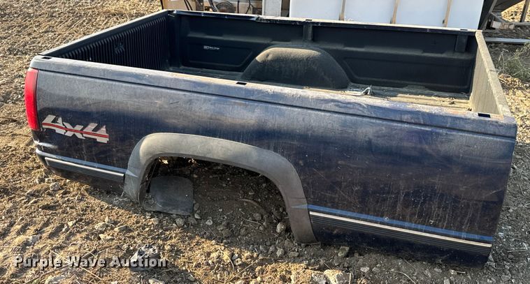 image for item EV1801 Pickup truck bed
