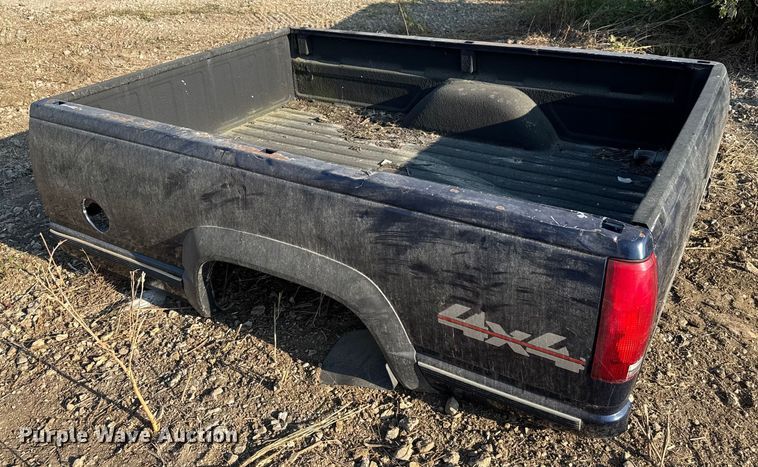 image for item EV1801 Pickup truck bed