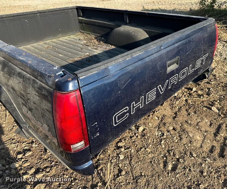 image for item EV1801 Pickup truck bed