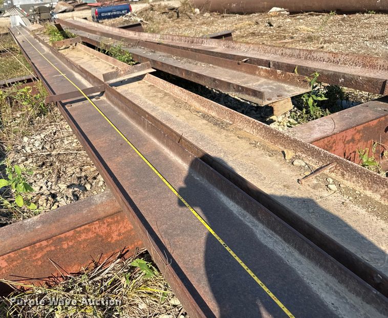 image for item EV1809 (4) iron beams