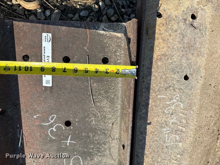 image for item EV1809 (4) iron beams