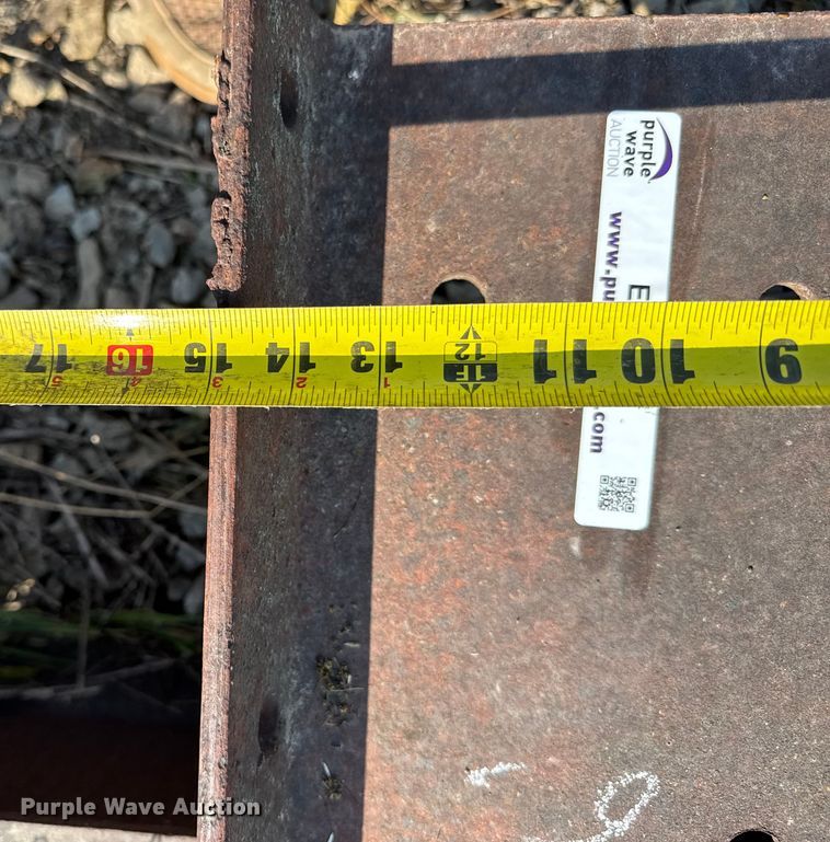 image for item EV1809 (4) iron beams