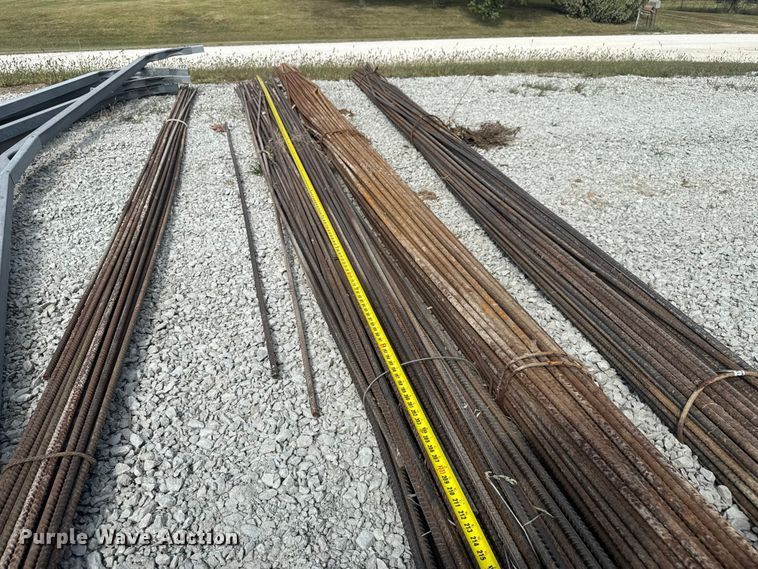 image for item EV1815 Approximately 300 pieces of rebar