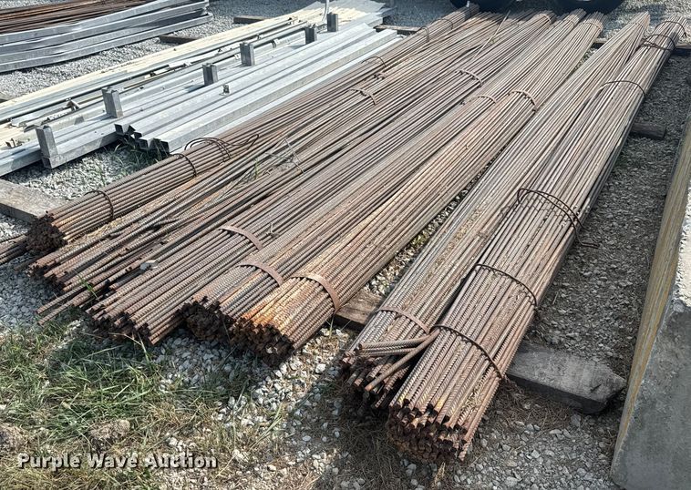 image for item EV1816 Approximately 700 pieces of rebar 