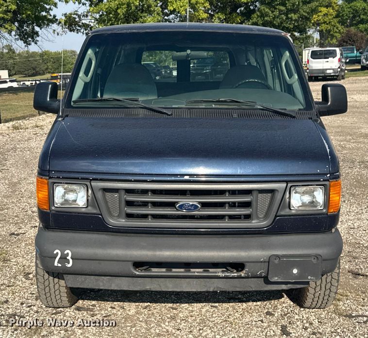 image for item EV1851 2004 Ford E150 van