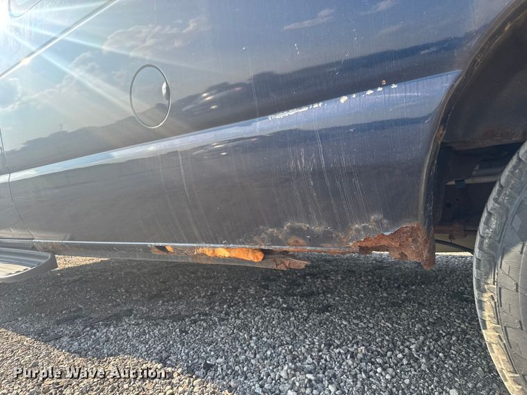 image for item EV1851 2004 Ford E150 van