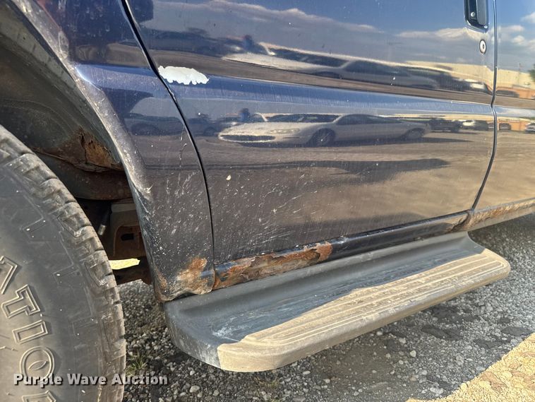 image for item EV1851 2004 Ford E150 van