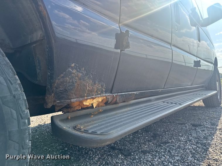 image for item EV1851 2004 Ford E150 van