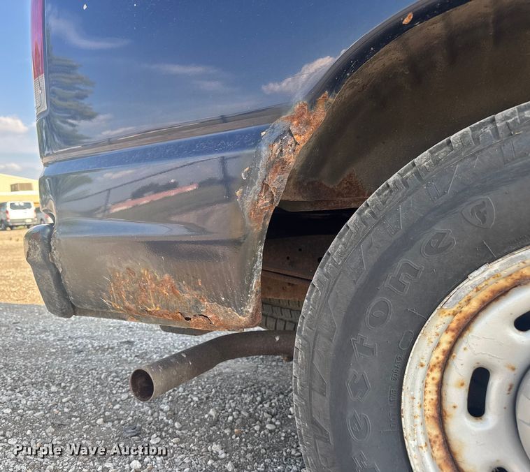 image for item EV1851 2004 Ford E150 van