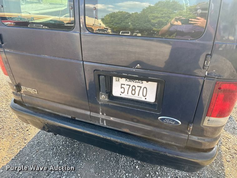 image for item EV1851 2004 Ford E150 van