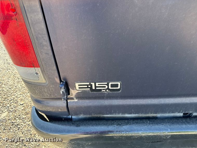 image for item EV1851 2004 Ford E150 van