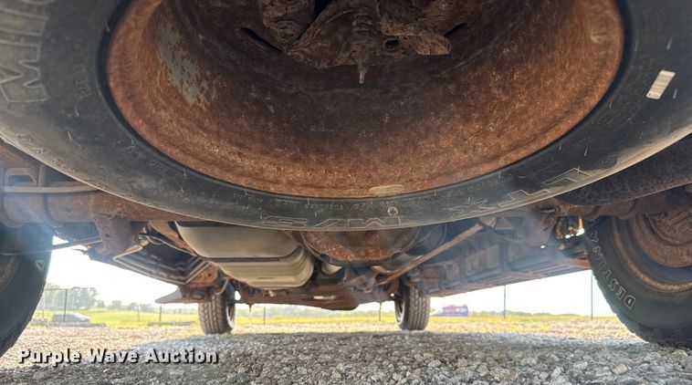 image for item EV1851 2004 Ford E150 van