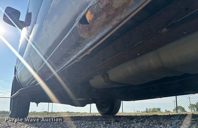 image for item EV1851 2004 Ford E150 van