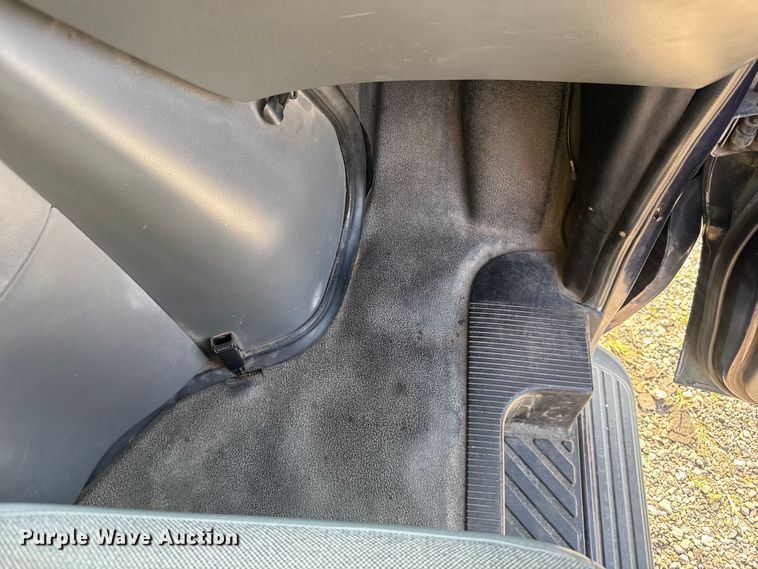 image for item EV1851 2004 Ford E150 van