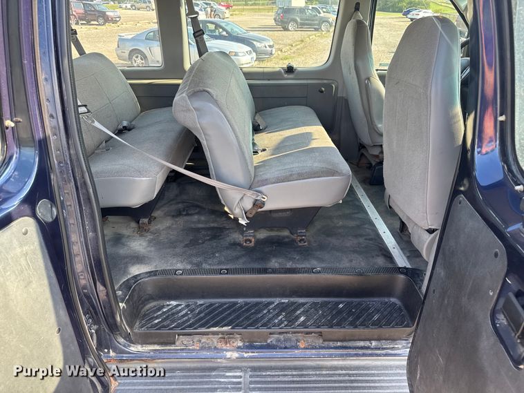 image for item EV1851 2004 Ford E150 van