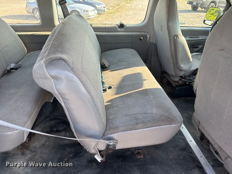image for item EV1851 2004 Ford E150 van