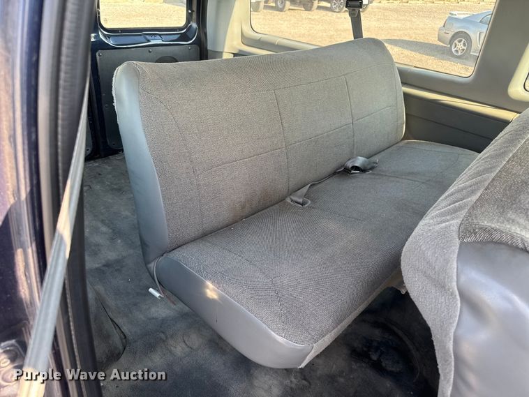 image for item EV1851 2004 Ford E150 van