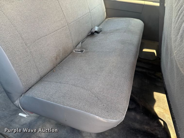 image for item EV1851 2004 Ford E150 van