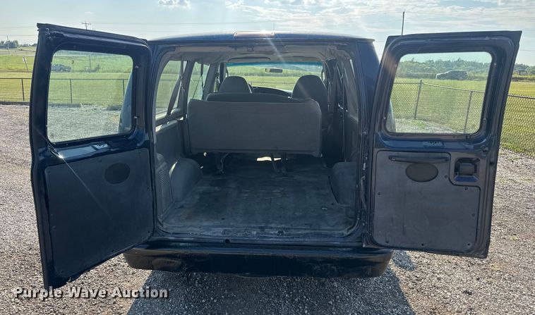 image for item EV1851 2004 Ford E150 van