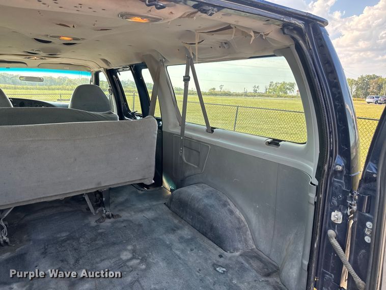 image for item EV1851 2004 Ford E150 van