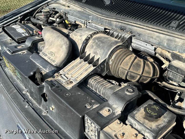 image for item EV1851 2004 Ford E150 van