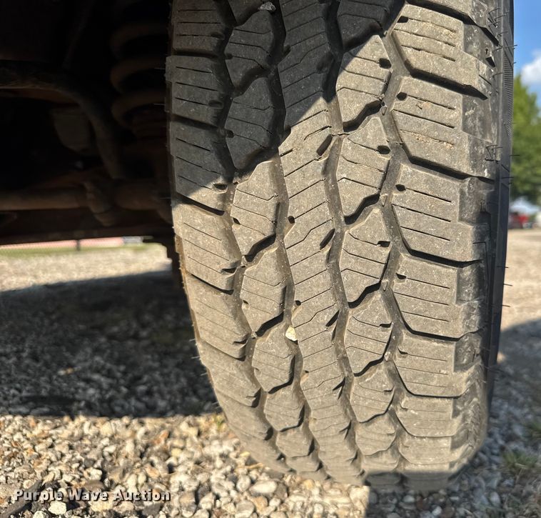 image for item EV1851 2004 Ford E150 van