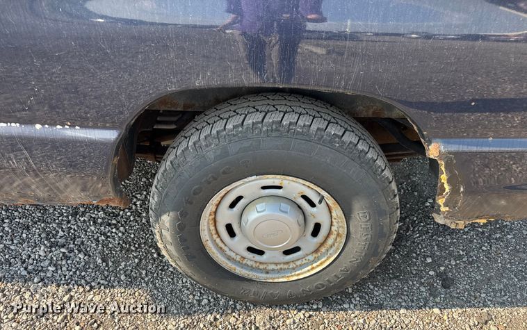 image for item EV1851 2004 Ford E150 van