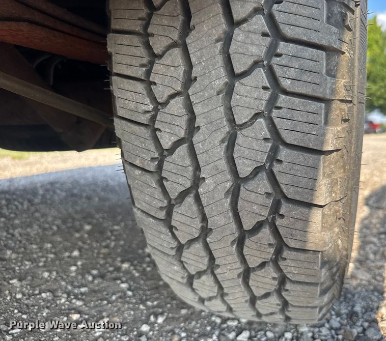 image for item EV1851 2004 Ford E150 van