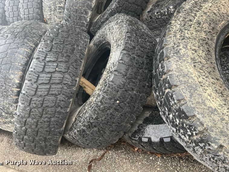 image for item NK9251 Approximately 15 14.00 R24 M+S tires