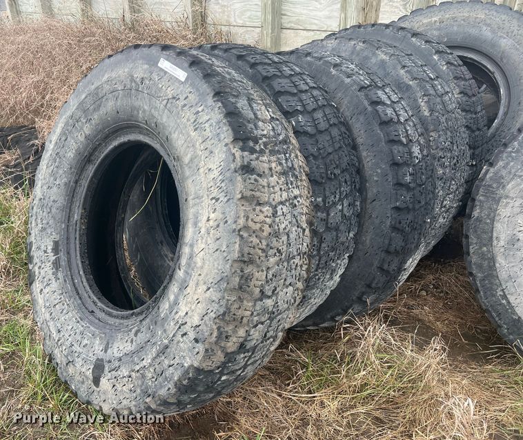 image for item NK9252 Approximately 15 14.00 R24 M+S tires