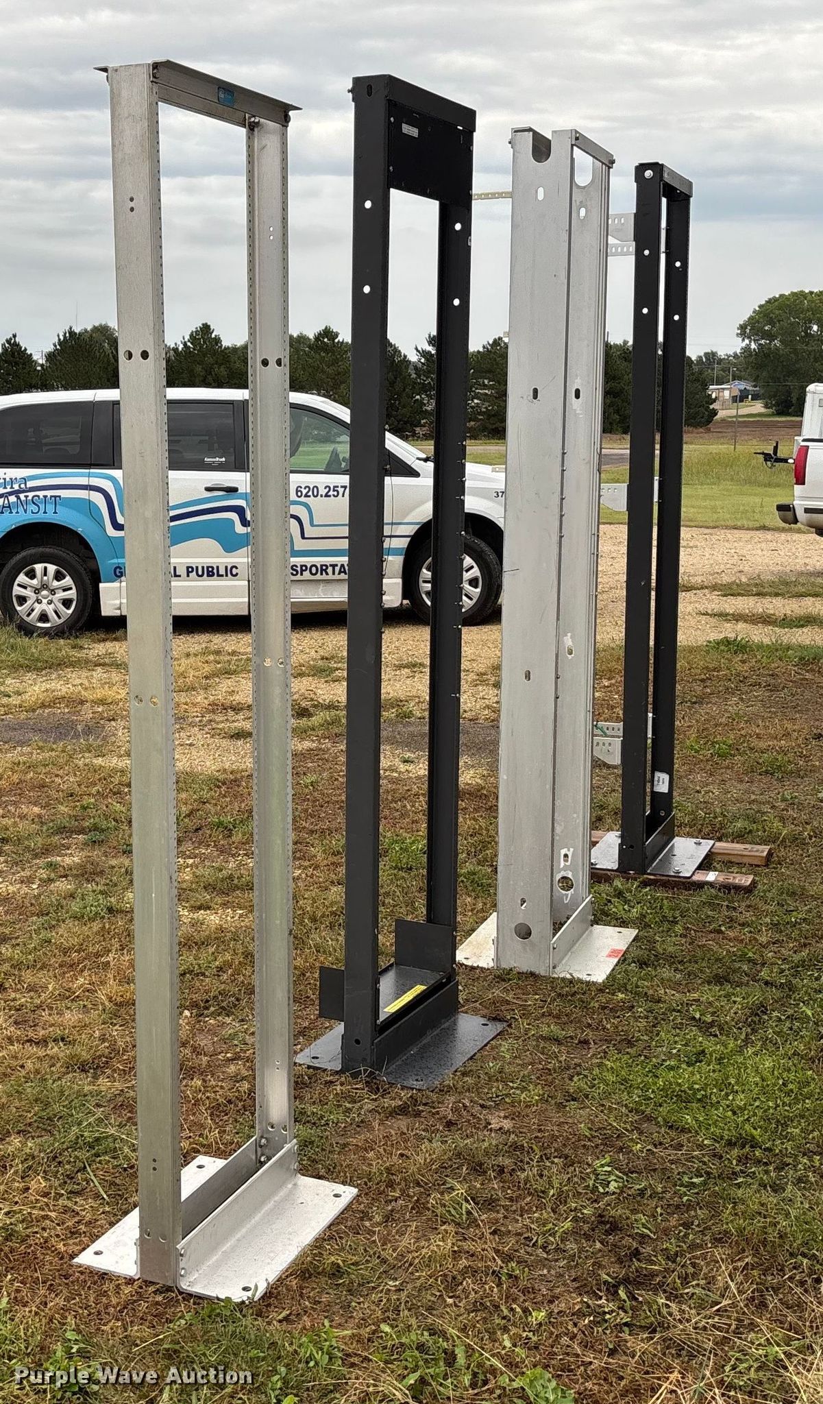 (4) server racks in Lyons, KS | Item ET4629 for sale | Purple Wave
