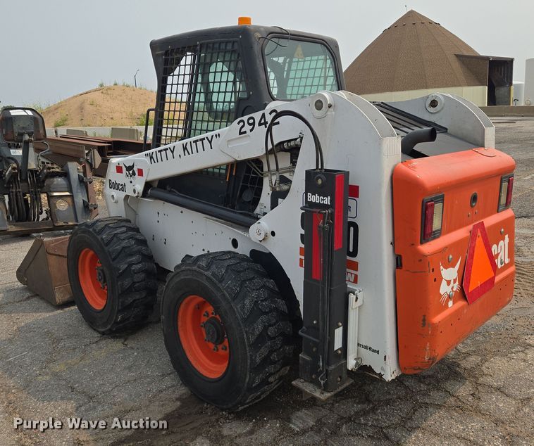 image for item DU6800 2004 Bobcat S220 skid steer loader