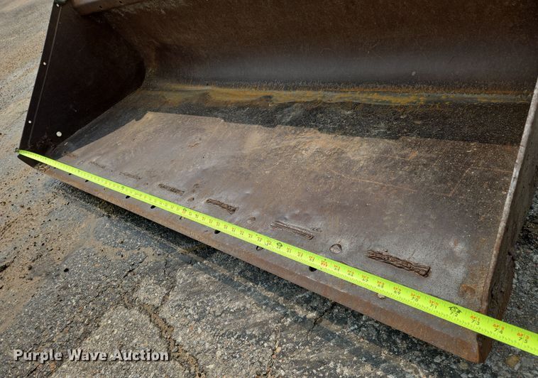 image for item DU6800 2004 Bobcat S220 skid steer loader