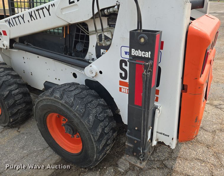 image for item DU6800 2004 Bobcat S220 skid steer loader